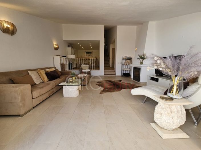 Image No.7-2 Bed House for sale