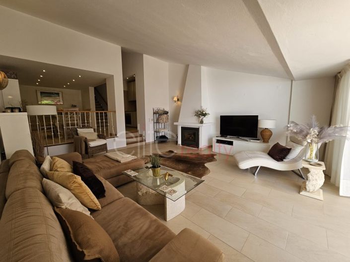 Image No.9-2 Bed House for sale