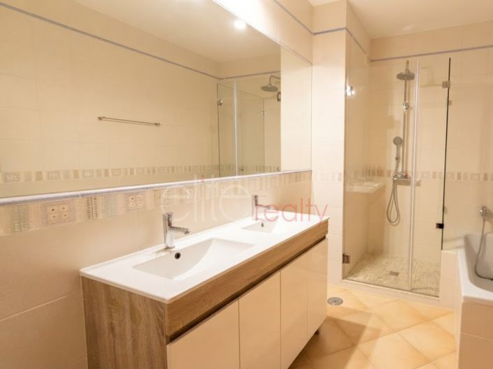 Image No.10-3 Bed Apartment for sale