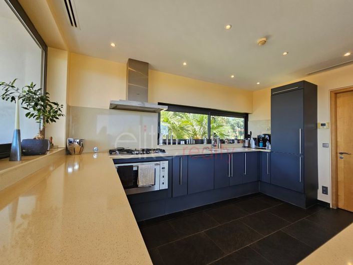 Image No.11-2 Bed House for sale