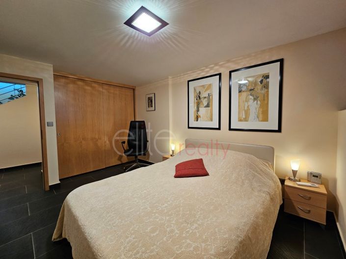 Image No.25-2 Bed House for sale