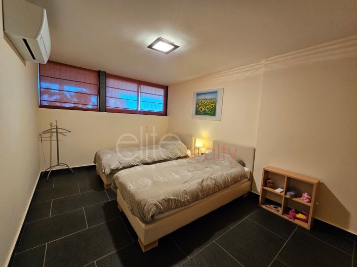 Image No.27-2 Bed House for sale