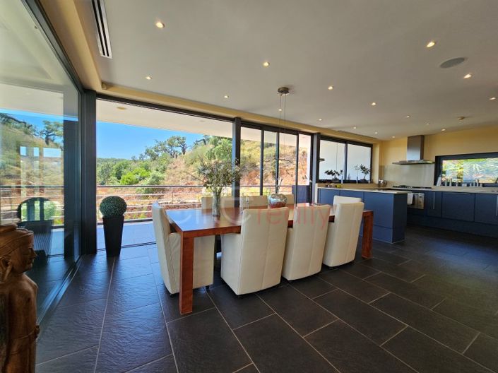Image No.9-2 Bed House for sale