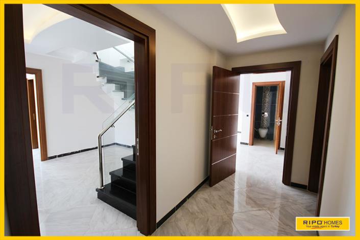 Image No.14-6 Bed Penthouse for sale