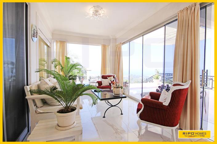 Image No.27-7 Bed Villa / Detached for sale