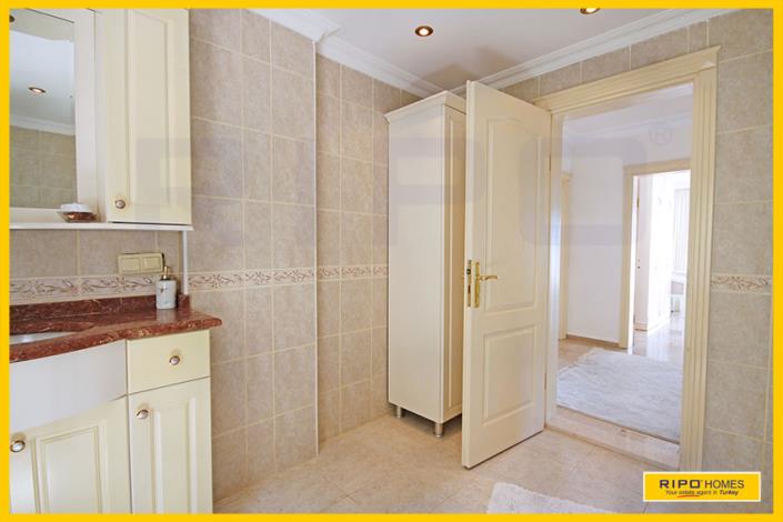 Image No.35-7 Bed Villa / Detached for sale