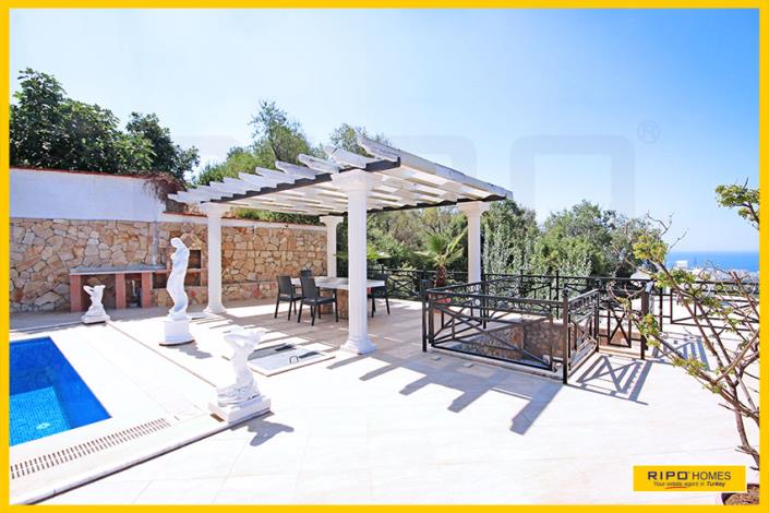 Image No.52-7 Bed Villa / Detached for sale