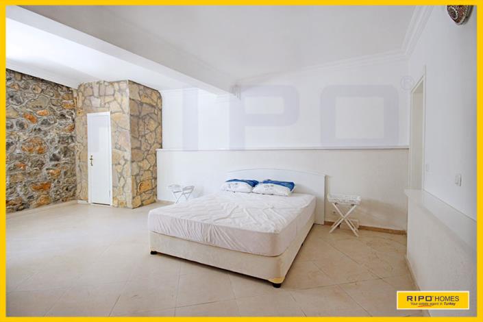 Image No.57-7 Bed Villa / Detached for sale