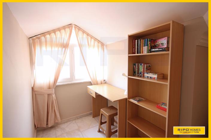 Image No.44-4 Bed Penthouse for sale