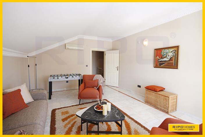 Image No.49-4 Bed Penthouse for sale