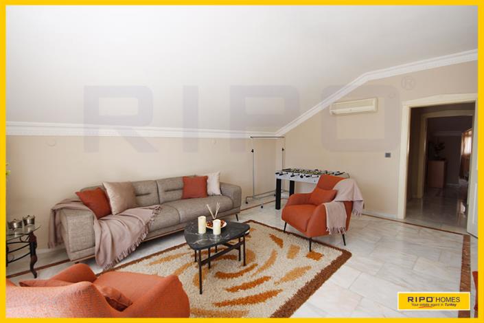 Image No.50-4 Bed Penthouse for sale