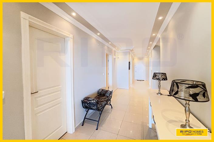 Image No.21-3 Bed Apartment for sale