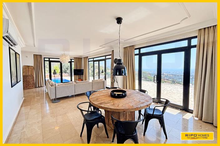 Image No.8-3 Bed Villa / Detached for sale