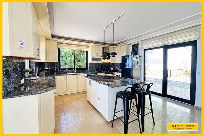 Image No.9-3 Bed Villa / Detached for sale