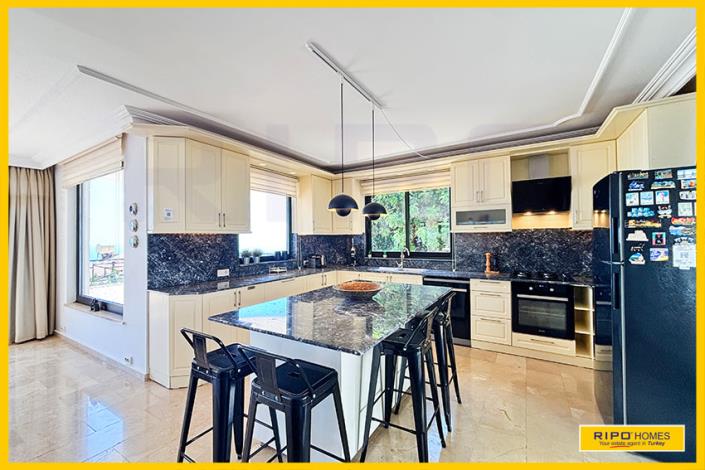 Image No.10-3 Bed Villa / Detached for sale