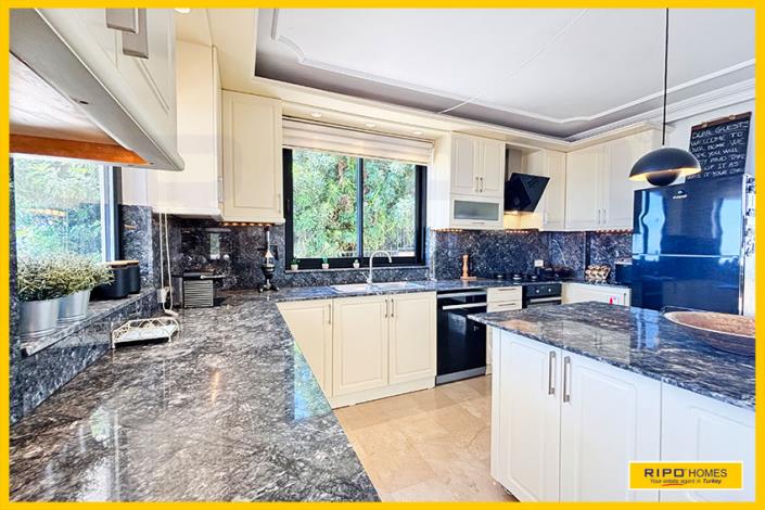 Image No.11-3 Bed Villa / Detached for sale