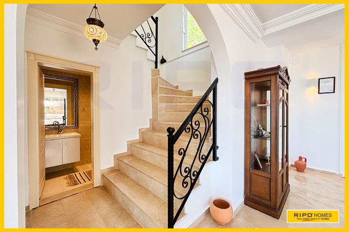 Image No.14-3 Bed Villa / Detached for sale