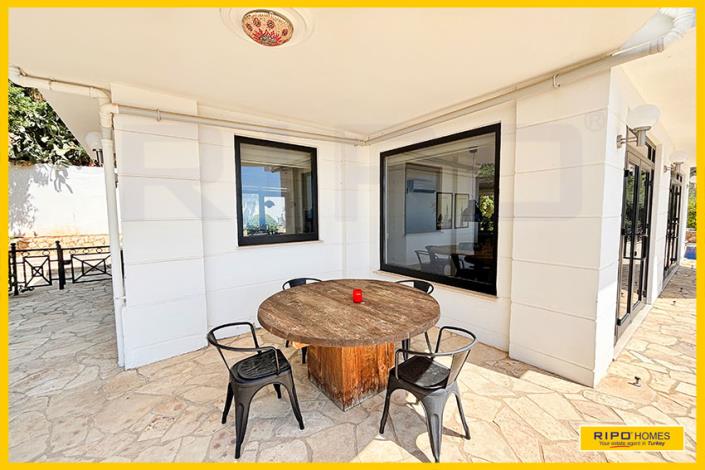 Image No.44-3 Bed Villa / Detached for sale