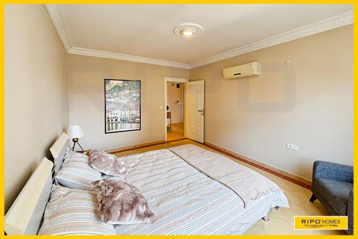 Image No.32-5 Bed Penthouse for sale