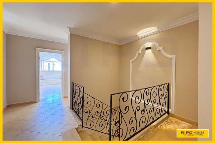 Image No.35-5 Bed Penthouse for sale