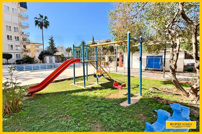 Image No.32-1 Bed Bar for sale