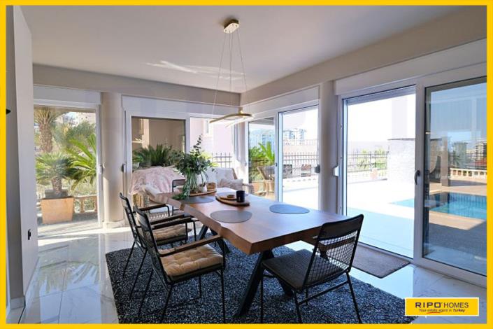 Image No.10-3 Bed Villa / Detached for sale