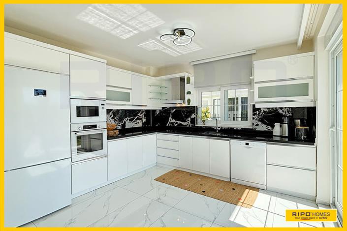 Image No.11-3 Bed Villa / Detached for sale