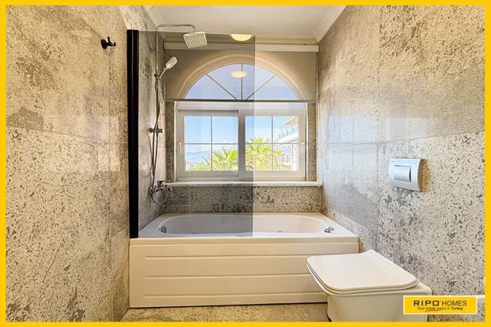 Image No.38-3 Bed Villa / Detached for sale