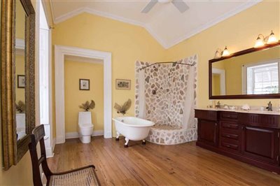 clifton-hall-great-house-bedroom-yellow-bathr