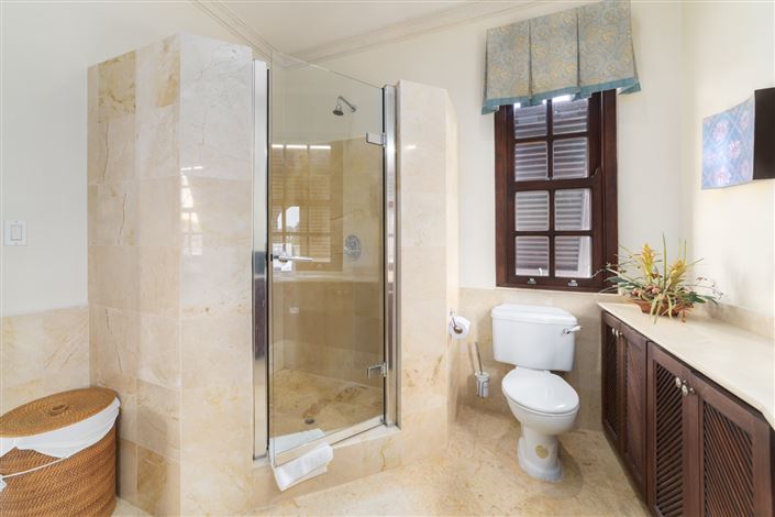 Image No.12-4 Bed Property for sale