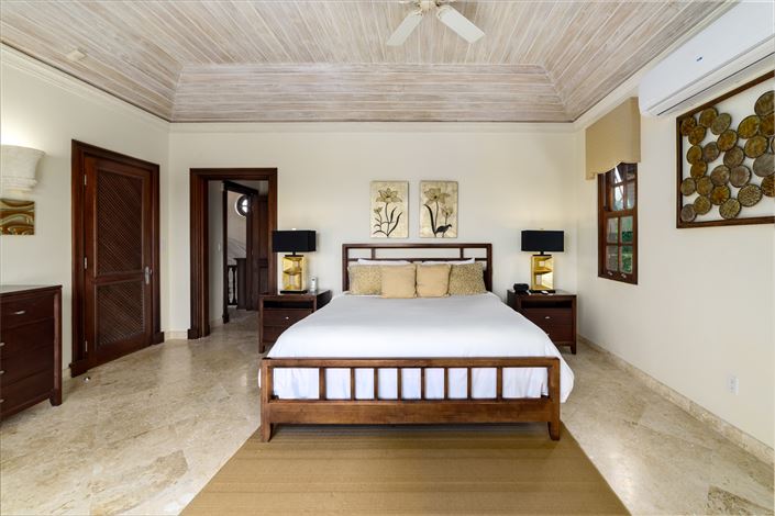 Image No.15-4 Bed Property for sale