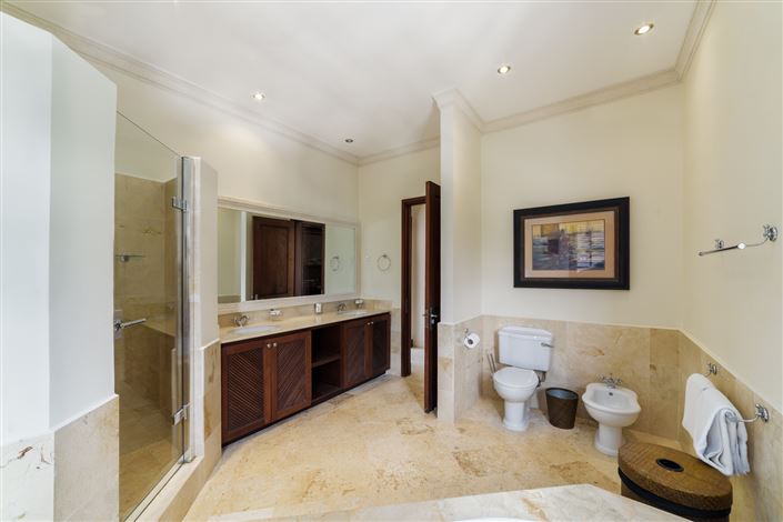 Image No.16-4 Bed Property for sale