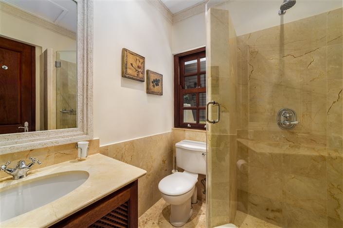 Image No.17-4 Bed Property for sale