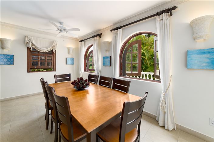 Image No.2-4 Bed Property for sale