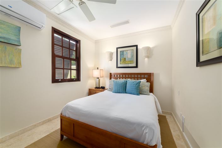 Image No.22-4 Bed Property for sale