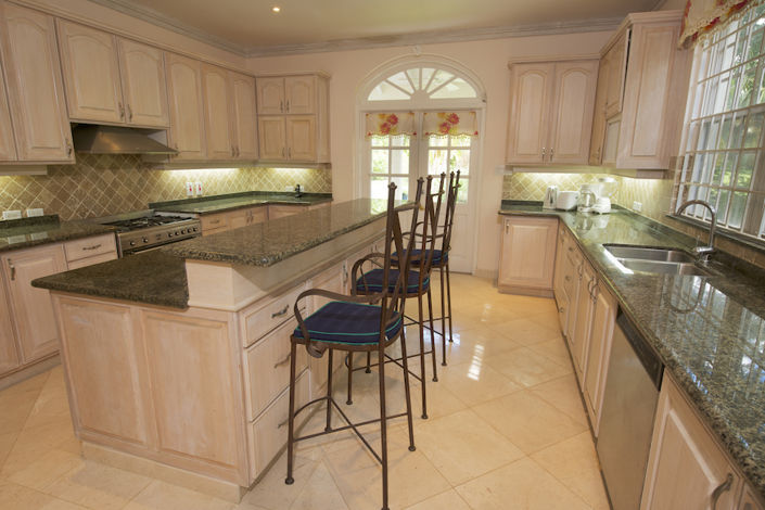 Image No.11-5 Bed Property for sale