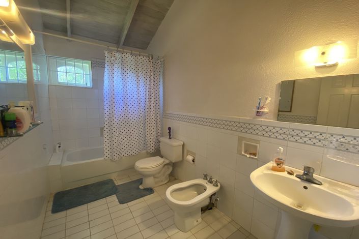 Image No.16-4 Bed Townhouse for sale