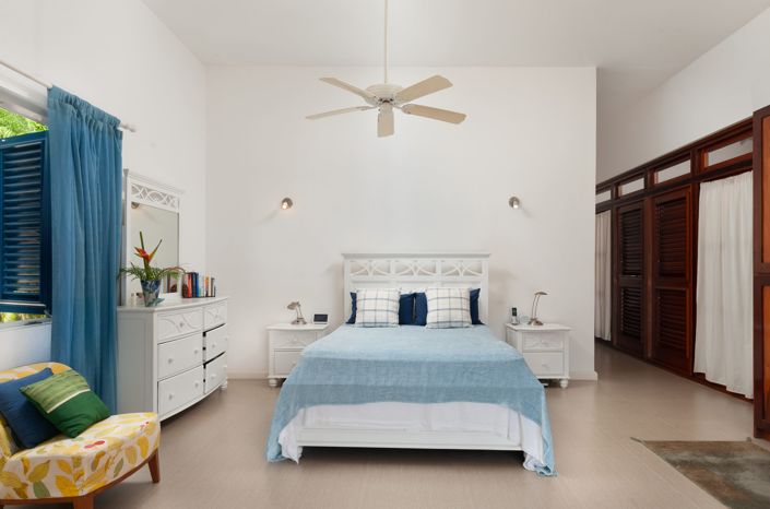 Image No.16-5 Bed Property for sale