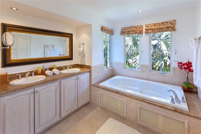 Image No.3-Propriété de 6 chambres à vendre à St James