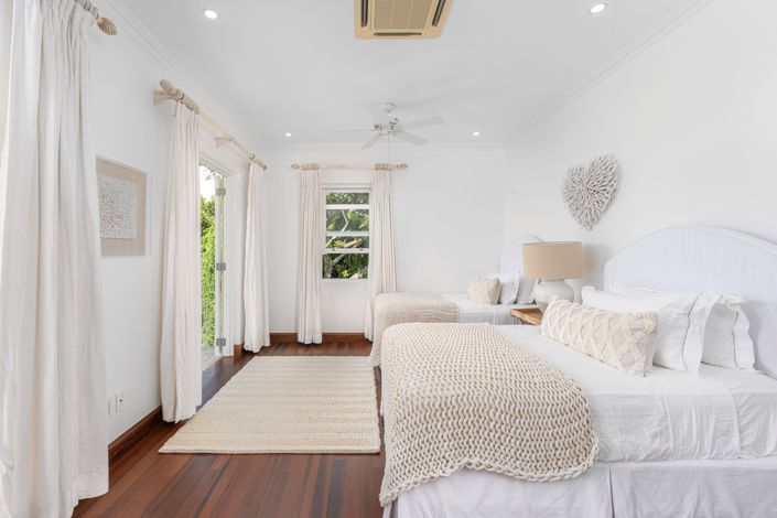 Image No.16-5 Bed Property for sale