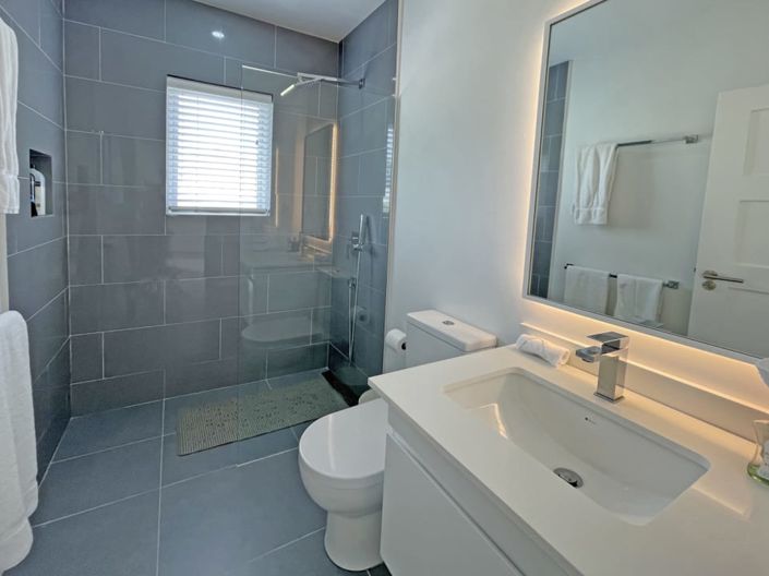 Image No.8-4 Bed Property for sale