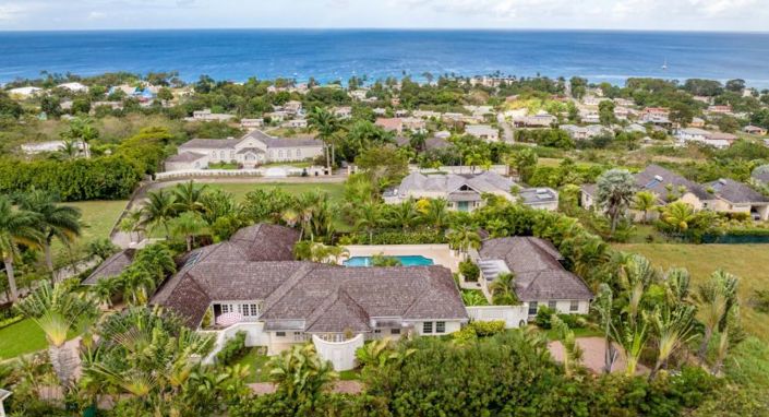 Image No.20-6 Bed Property for sale