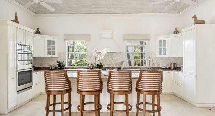 Image No.6-6 Bed Property for sale