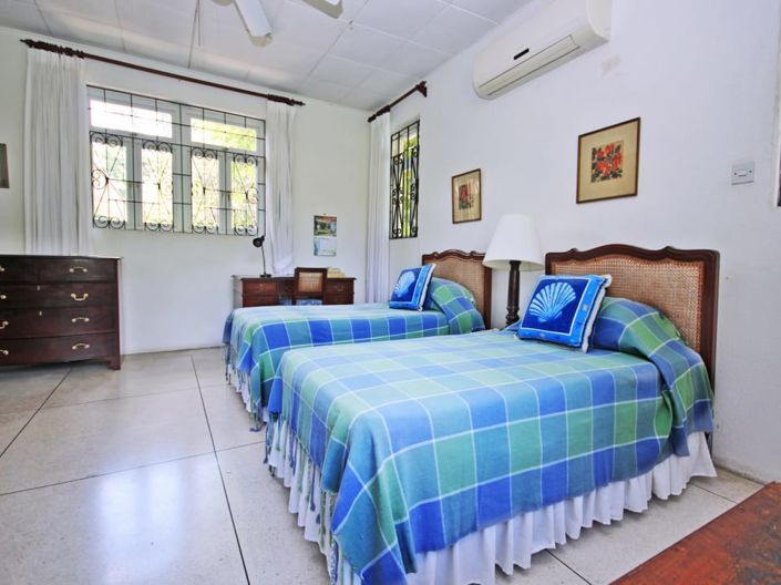 Image No.10-4 Bed Property for sale