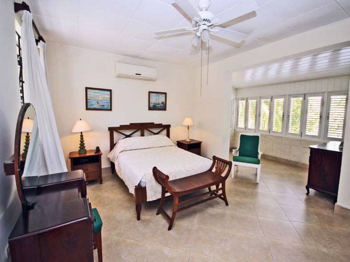 Image No.12-4 Bed Property for sale