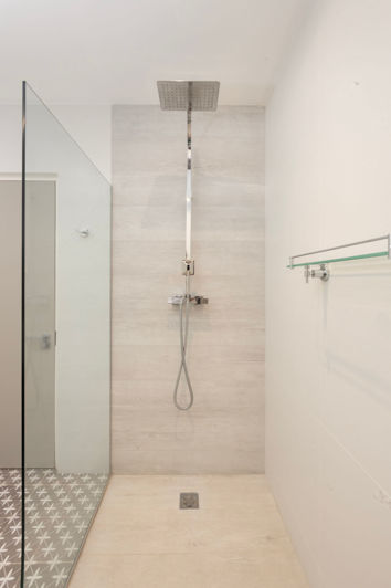 Image No.14-2 Bed Property for sale