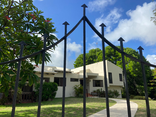 Image No.1-4 Bed Property for sale