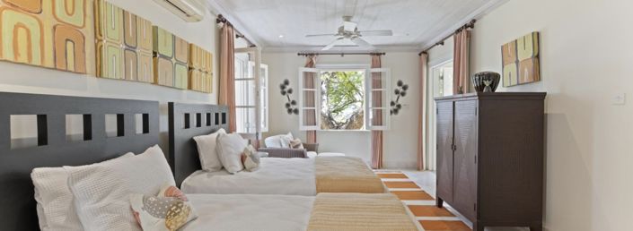 Image No.15-7 Bed Property for sale