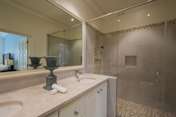 Image No.18-5 Bed Apartment for sale