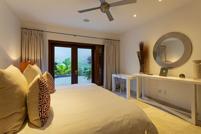 Image No.13-3 Bed Property for sale